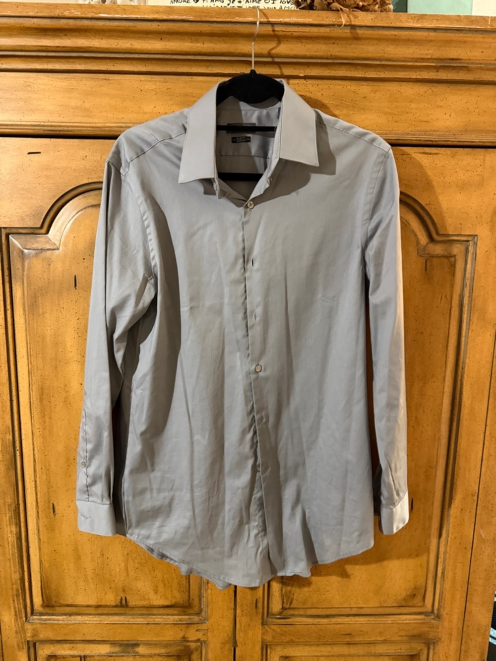 Van Heusen Men's Light Gray Slim Fit Dress Shirt - Classic Long Sleeve